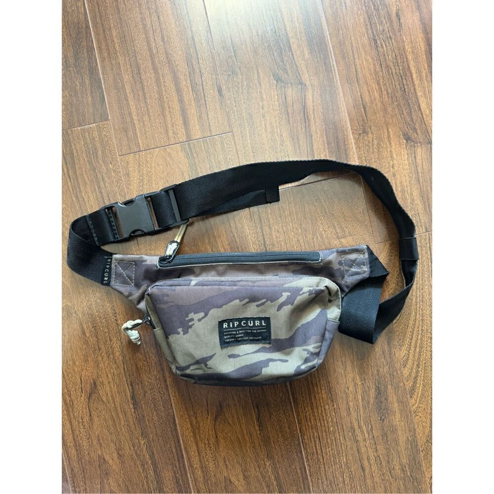 Rip Curl Camo green fanny pack